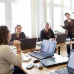 Kundinnen und Beraterin im Workshop bei BER-IT